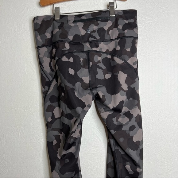 Athleta Women's Black Gray Lightning Camo 7/8 Tight Leggings Size M - Picture 5 of 8